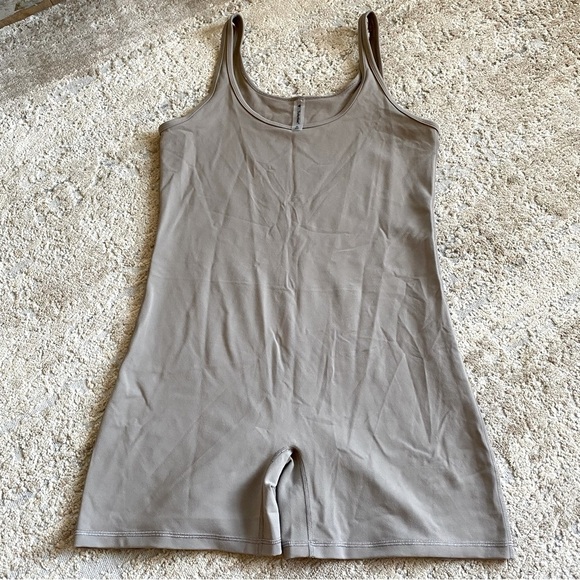 TNA Pants - TNA Action Aritzia Workout Onesie Bodysuit Jumpsuit Singlet Romper: X Large